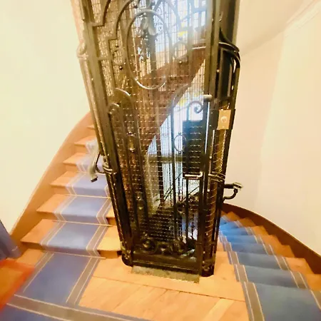 Gorgeous 3 Bedroom At Eiffel Tower, *